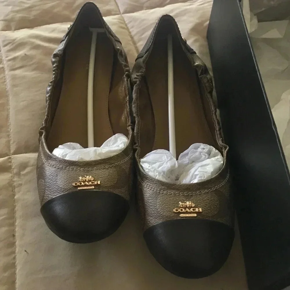 Coach Camilla Khaki/chestnut color flats